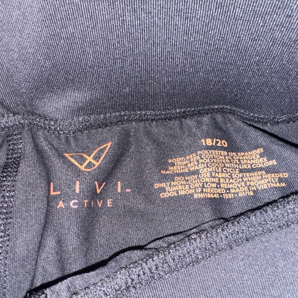 LIVI Active Capri Leggings Plus Size 18/20. - Picture 3 of 3